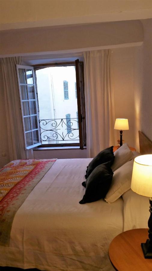 Ana'S Guest House Chambres D'Hotes Aups Dış mekan fotoğraf